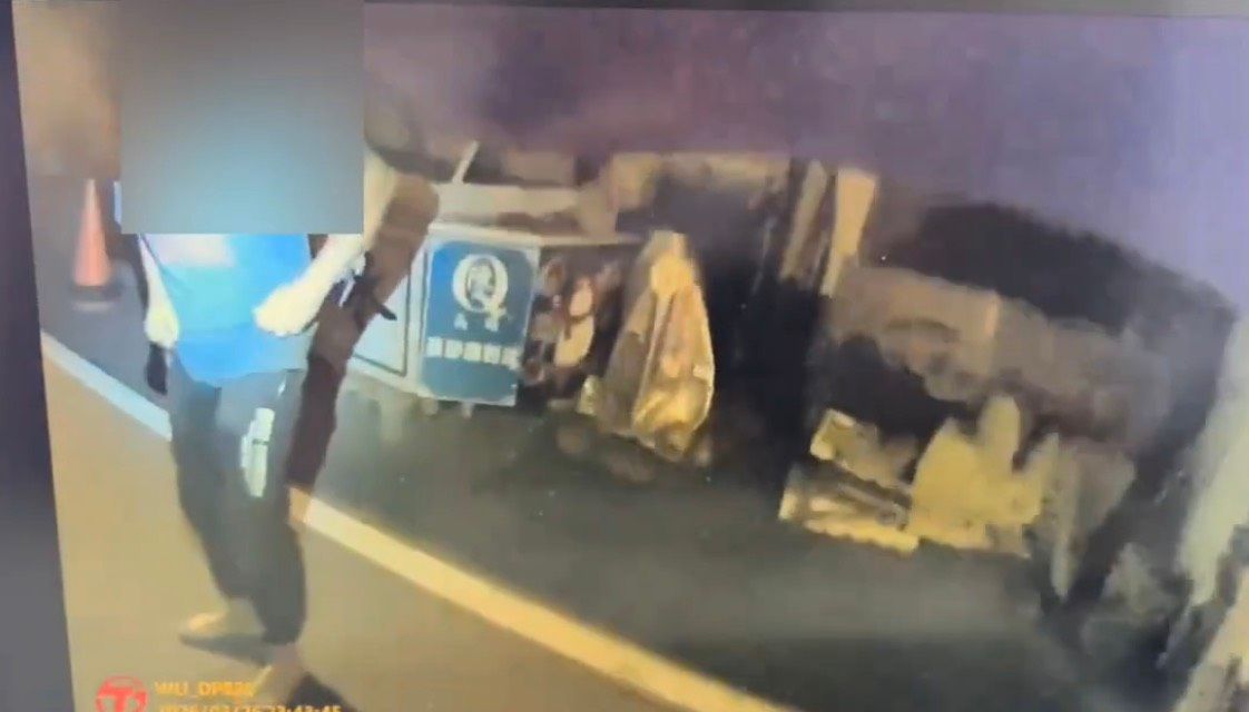 無照毒駕落跑拒攔檢! 屏東男闖路旁靈堂仍被逮 下場曝光