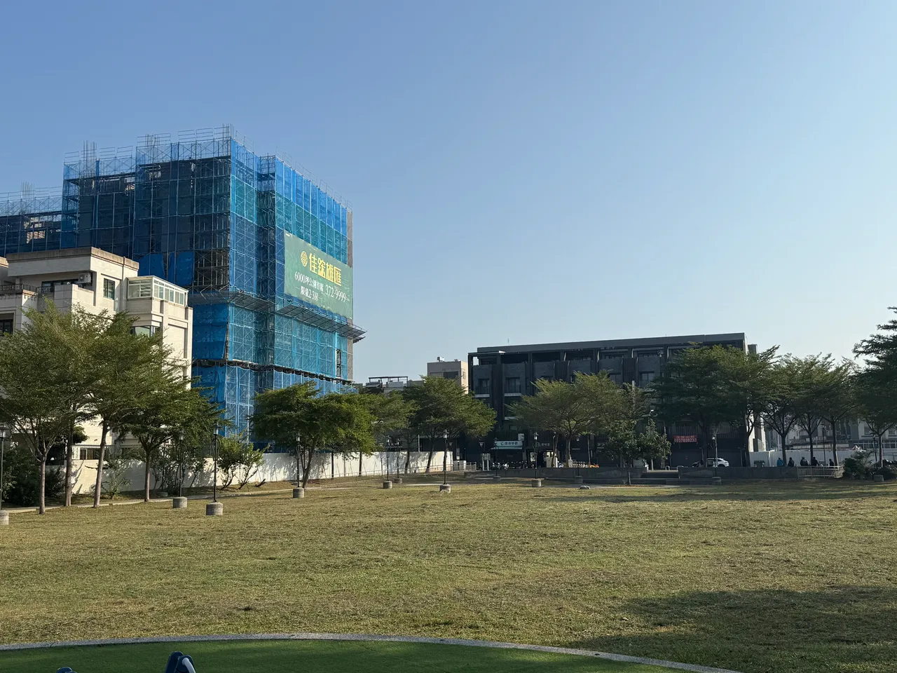 「佳鋐雄匯」實登出現在2字頭末到3字頭初，成為區段新屋價格破壞者。葉家銘攝