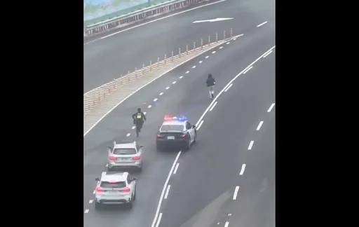 港籍女子桃機周邊迷路　大馬路上奔跑！警追逐引導登機