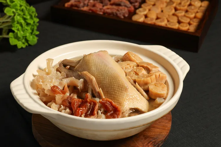 珍珠貝瑤柱太后鴨。業者提供