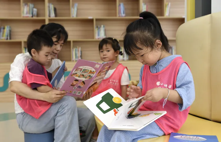 特教孩子只要情緒升高或行為失控，老師就必須立即介入。資料照