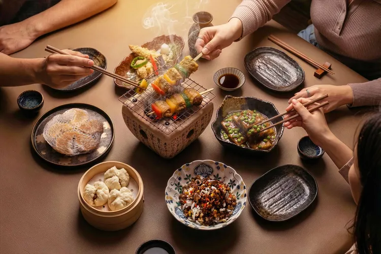 漢來美食集團全新品牌「樂蔬LE SHU」，將與韓國寺剎飲食代表「正寬法師」合作。漢神洲際購物廣場提供