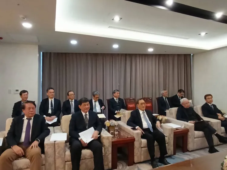 台塑集團今舉辦媒體春酒，並由中心總裁吳嘉昭率一級主管對外召開記者會，說明台塑集團轉型方向及規劃。許麗珍攝