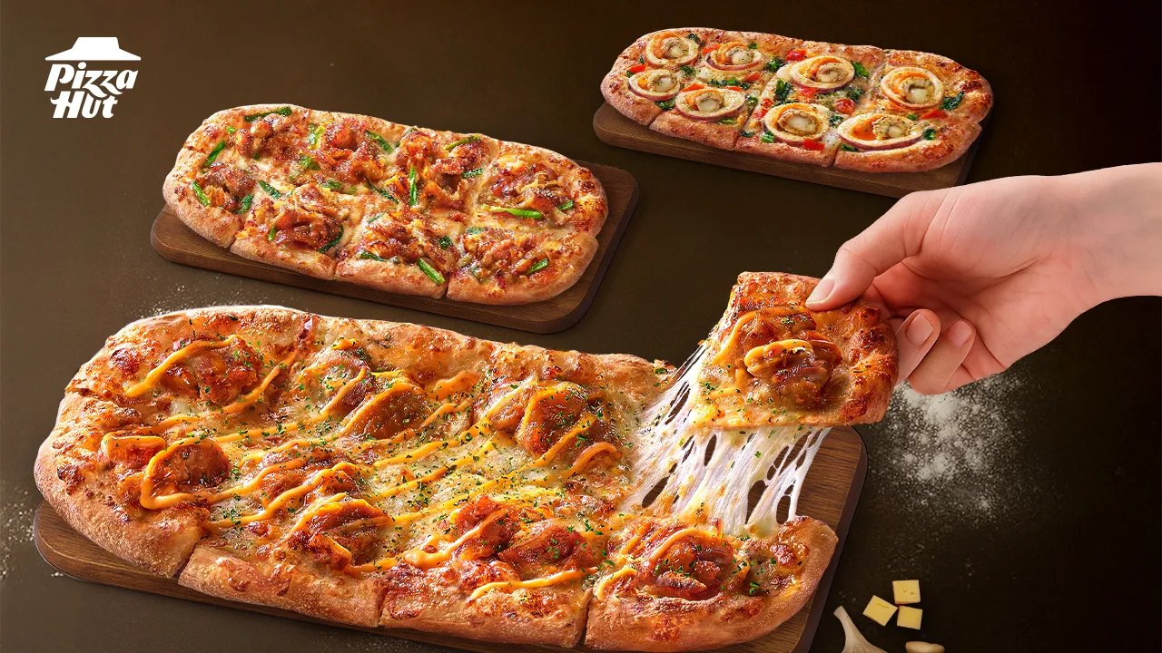 「手工義式薄披薩」即日起配合WBC觀賽需求回歸開賣。必勝客提供