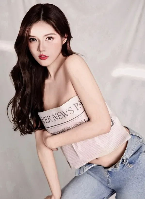 黃書庭是知名外拍模特兒兼網美。翻攝黃書庭IG