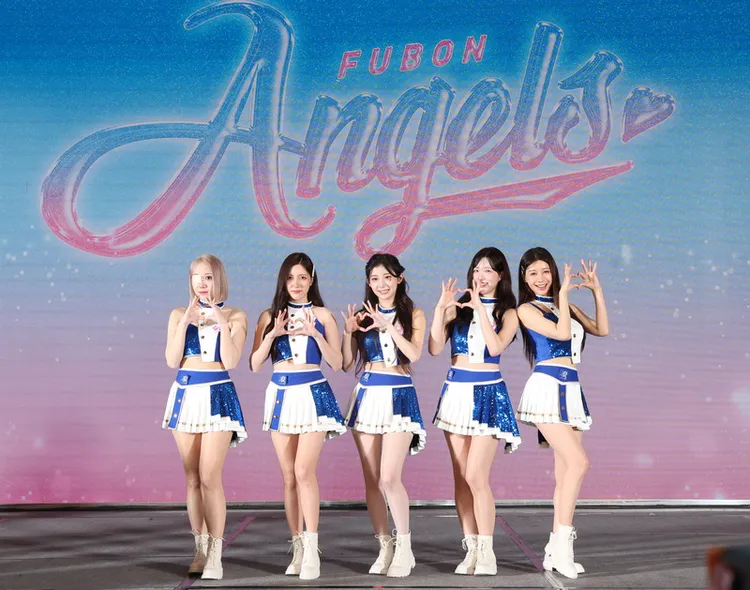 李珠珢站富邦韓援5本柱C位。  中央社