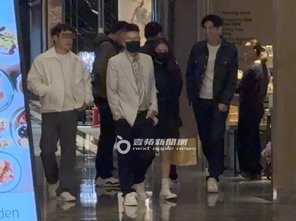 沈玉琳（中）和芽芽形影不離。特勤中心攝