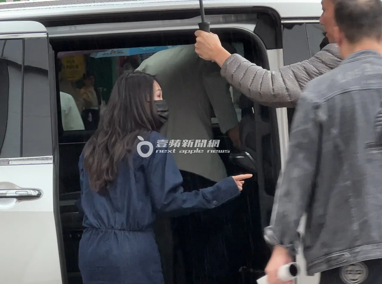 芽芽戴口罩低調現身。特勤中心攝