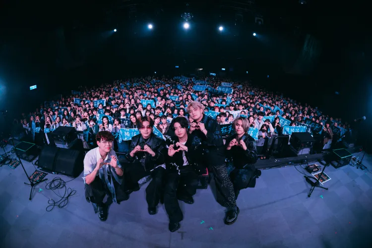 胡凱兒與歌迷大合照。(左起：小布、方文、浩澤、嘉恩、廷曜)Who Cares胡凱兒 提供