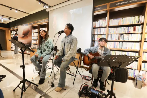 星光幫歌手圈粉台中貴婦「獻聲換包包」　唱到一半爽收名牌包當見面禮