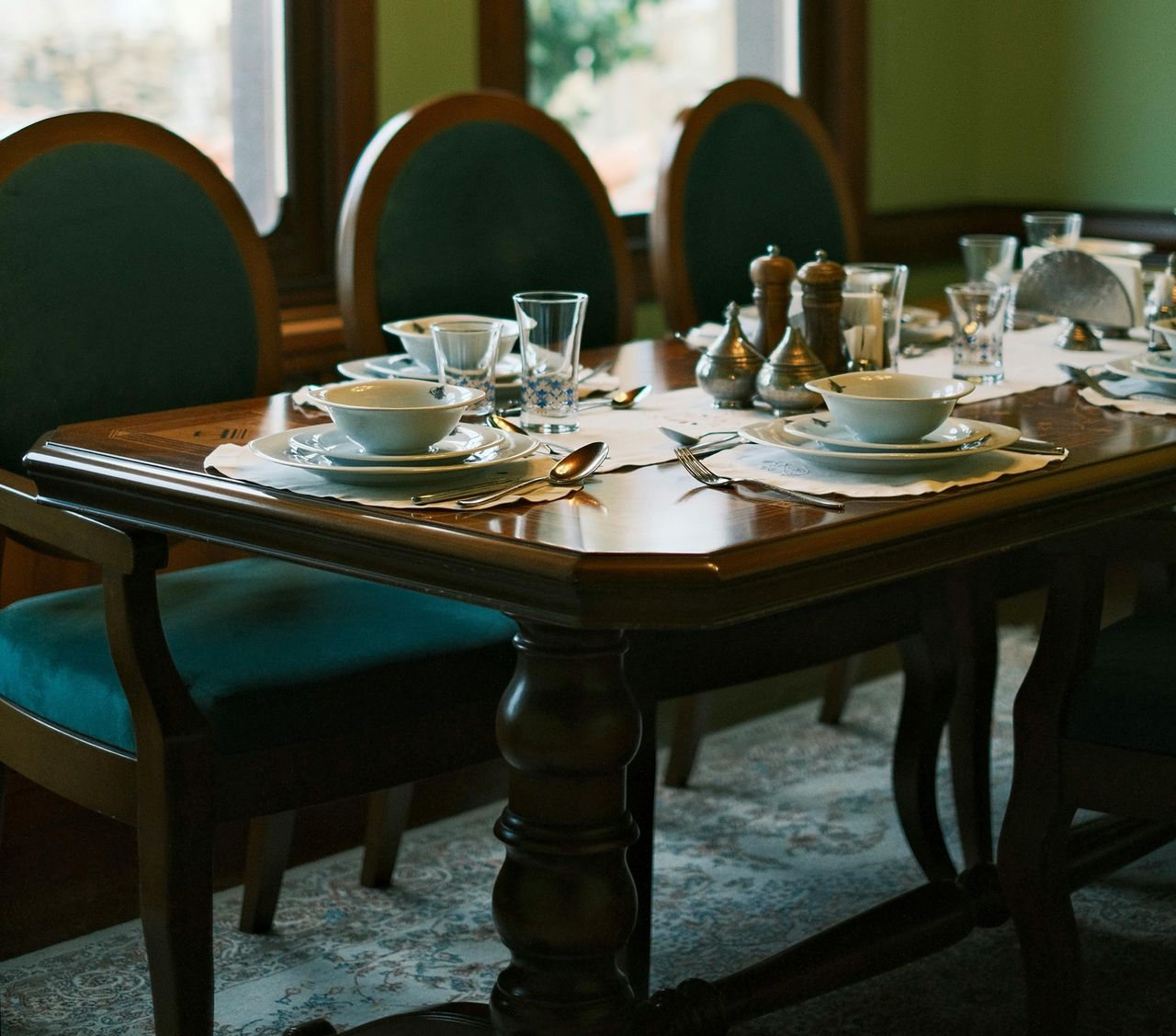 全店等他打烊!苦主哀號「怎麼請這種客人離席?」網教這招