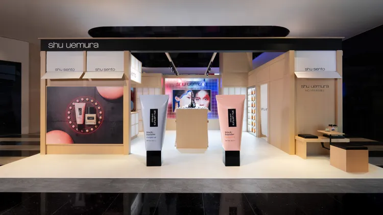 植村秀持色底妝快閃店。品牌提供