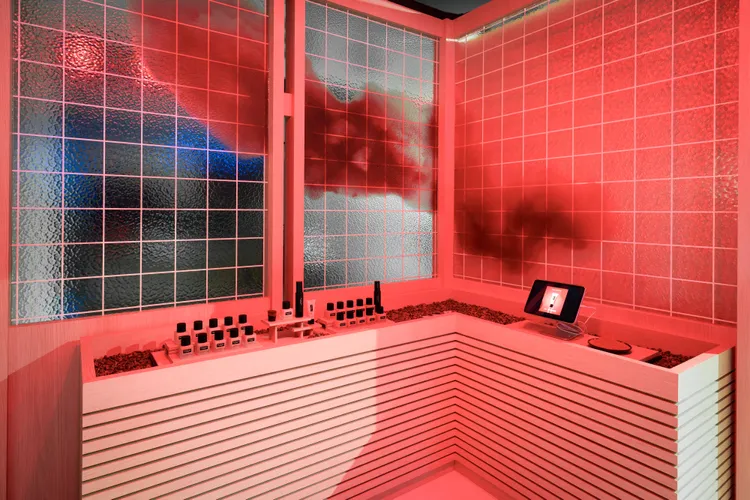 植村秀持色底妝快閃店。品牌提供