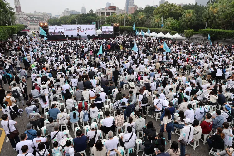 柯文哲判17年小草仍不離不棄　呂秋遠：他創立的是宗教