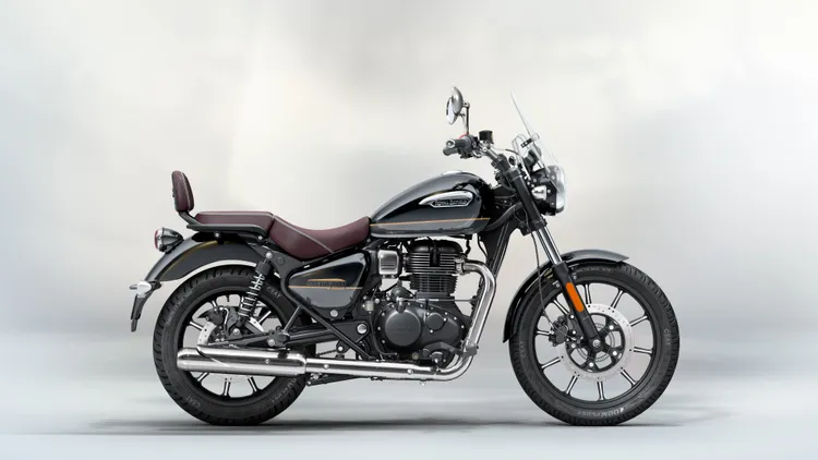 Meteor 350 Supernova Black皇家黑。業者提供