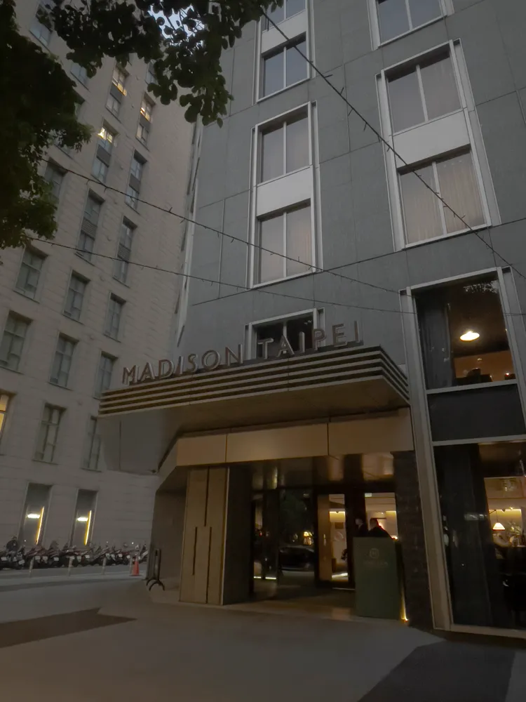 台北慕軒飯店，臻品之選響應國際關燈日。國泰飯店觀光事業提供