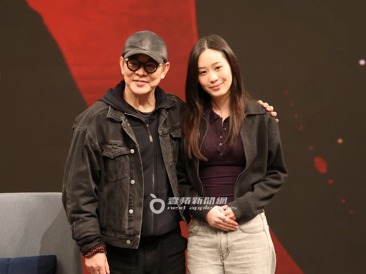 李連杰（左）和22歲小女兒Jada合影留念，父女倆同框畫面格外溫暖。特勤中心攝