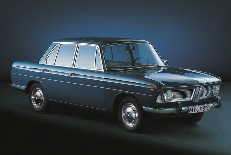  1960年代登場的BMW New Class，更為品牌寫下關鍵轉折，不僅確立現代BMW運動房車的產品定位，也為日後BMW 3系列的誕生奠定基礎，開啟BMW在全球豪華車壇的重要篇章。業者提供