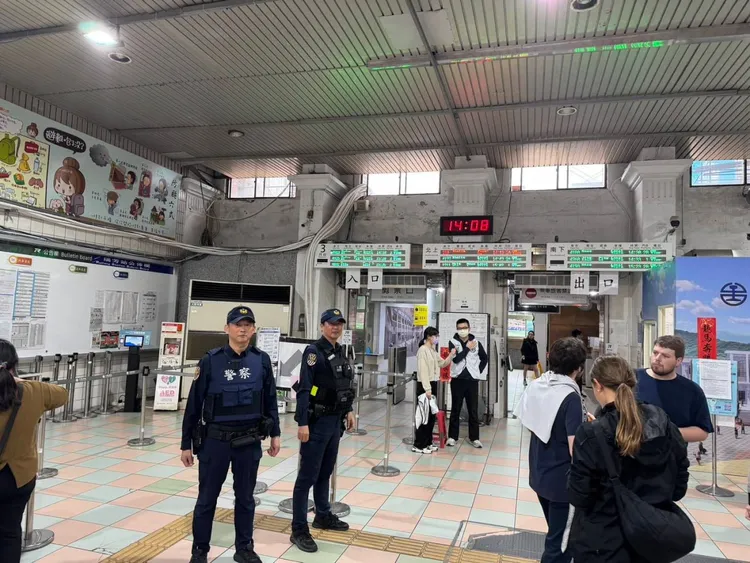 鐵路警察局228連假期間加強台鐵、高鐵維安。民眾提供