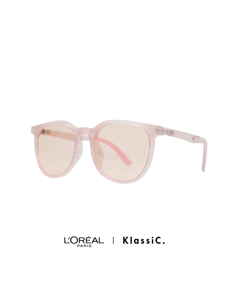 KlassiC. × L'Oréal Paris粉亮摺疊墨鏡，2280元。品牌提供