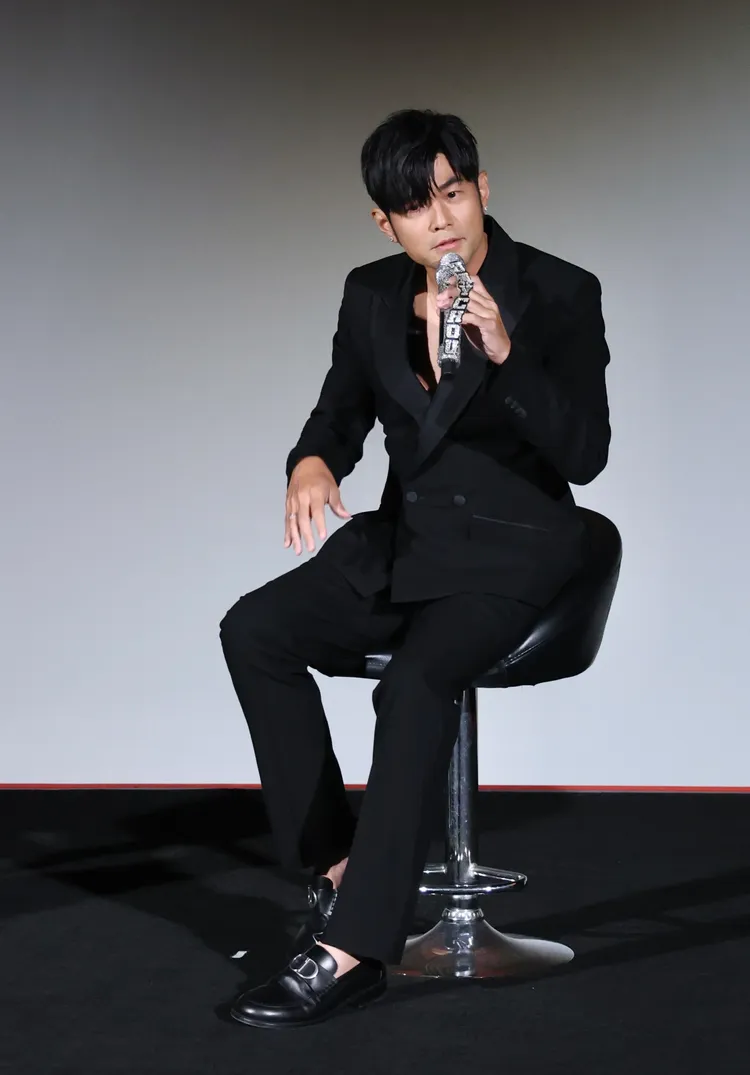 周杰倫跟歌迷、媒體近距離互動。莊宗達攝