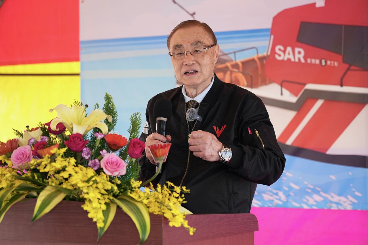 馮世寬出席「愛爾麗5號」救難船捐贈儀式 澎湖試乘出海大讚:我很有信心