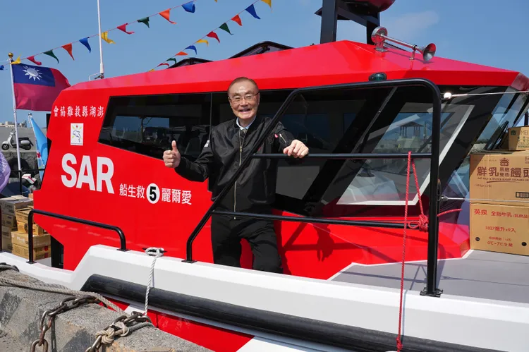 前國防部長馮世寬31日出席愛爾麗集團捐贈「愛爾麗5號」救難船捐贈儀式。記者彭欣偉攝