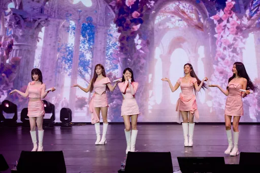 Apink登台慶15週年變帥氣男神！鄭恩地搞笑拉票「一人帶30人去大巨蛋」