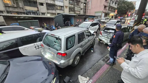 現實版GTA！基隆偷車賊市區玩命狂飆　連撞5車釀1人傷