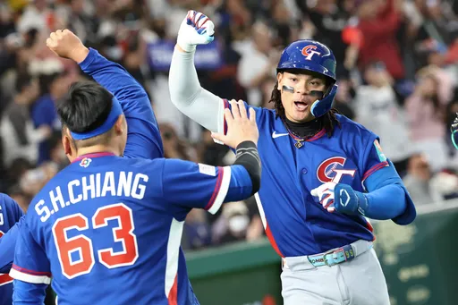 經典賽｜「費仔」逆轉2分砲！台灣4比3再超前(不斷更新)