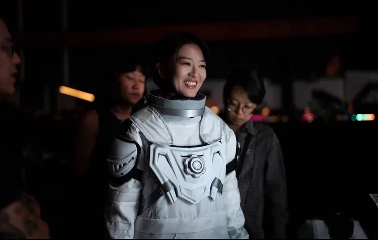 蔡淳佳化身最美太空人。Joi Music / 淳萃文化提供