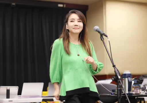 一顆雞蛋差點毀掉演唱會　辛曉琪驚人傷勢曝光！脫口「懷孕」全場驚呆