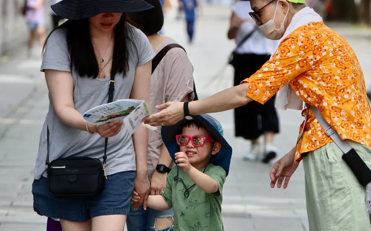 未來只要家中有1名未滿12歲兒童，即可申請外傭協助家務。資料照片