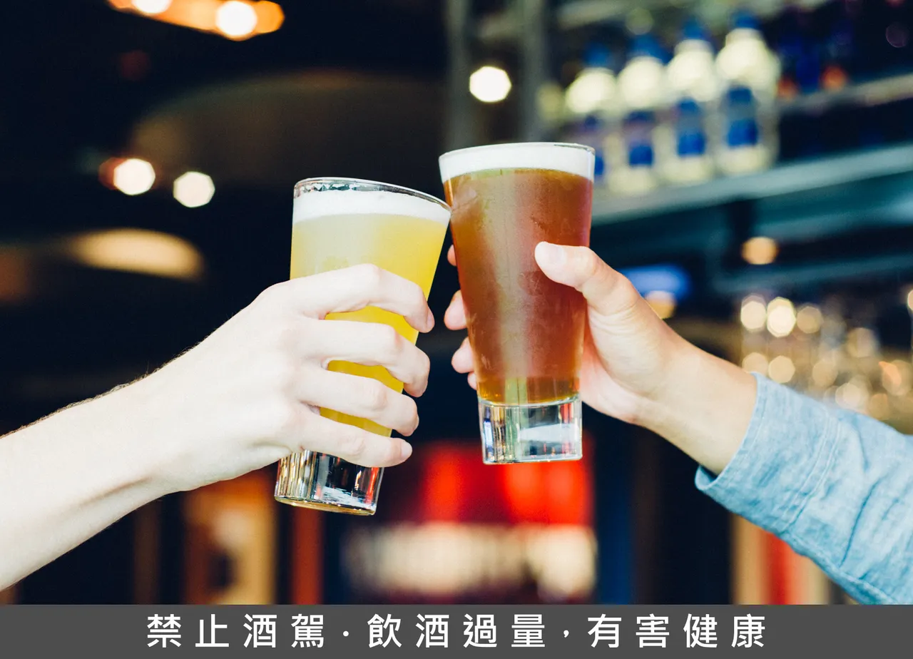 微風松高TGI FRIDAYS 3/5-3/8憑活動畫面，享指定「生啤酒」買二送一。 3/5-3/18針對中華隊晉級，憑活動畫面享內用滿1200元，贈「英式炸魚薯條」乙份。業者提供