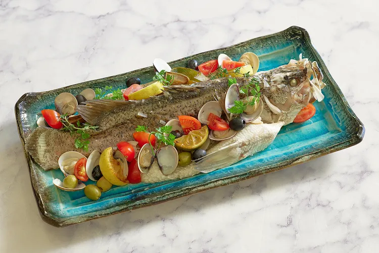 鉑麗安自助餐「歐洲經典主題自助餐」的義式水煮魚是義大利南部非常經典的海鮮料理。JR東日本大飯店台北提供