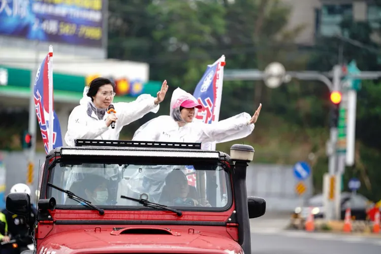 藍營立委戰將連日密集投入輔選行列。徐欣瑩臉書