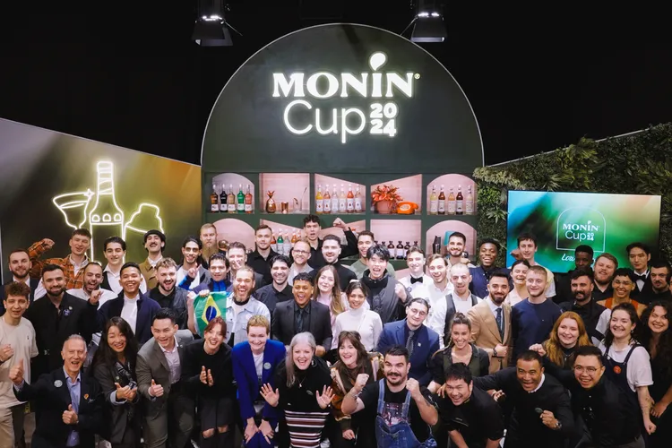 全球調酒師齊聚MONIN CUP舞台，展現創意與風味實力。開元提供