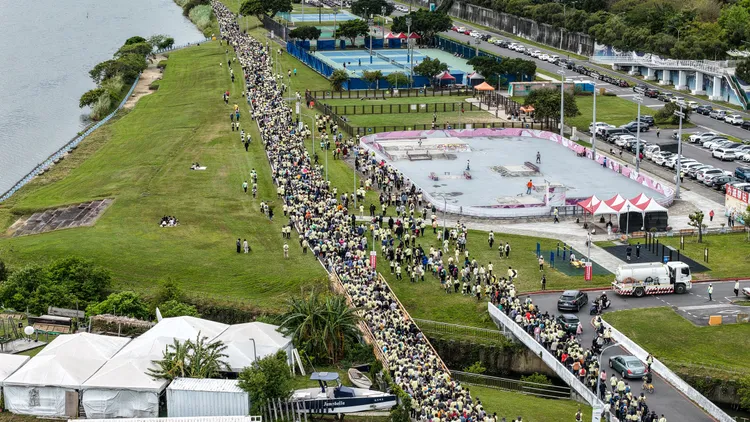 國泰金控於台北美堤河濱公園盛大舉行第二屆「2026國泰金控健康走」，今年活動規模全面升級，參加人數從去年的五千人翻倍成長，成功吸引逾萬名民眾響應，正式宣告成為台灣金融業規模最大的健走活動。國泰金控提供