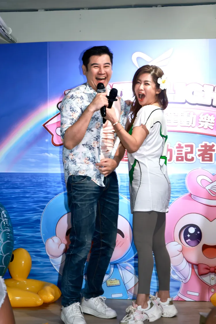 白家綺的姊姊葉家妤（右）、和姐夫陳宇風。民視提供