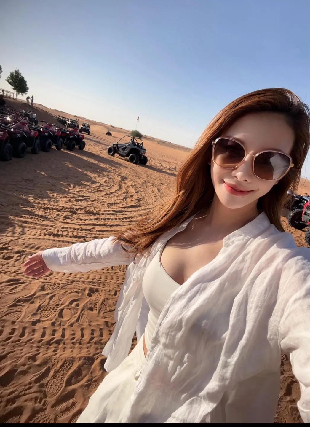 艾莉絲表示，未遭杜拜戰火波及，已平安返回倫敦。翻攝艾莉絲IG