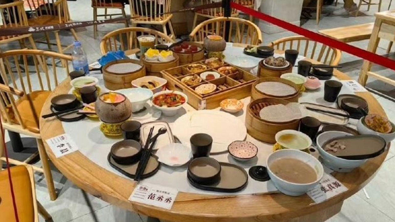 誇張!「藝人剩菜」供打卡、隔日蟲飛舞 店家道歉了