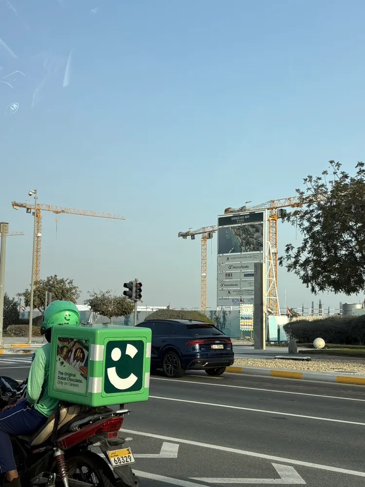 李宓在中東的房子還在興建中。本人提供