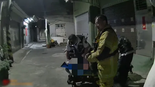 旗津獨居婦女跌倒受困家中兩日　鼓山警消聯手破門救命