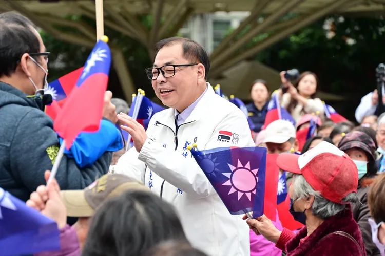 陳見賢和支持者。陳見賢團隊提供