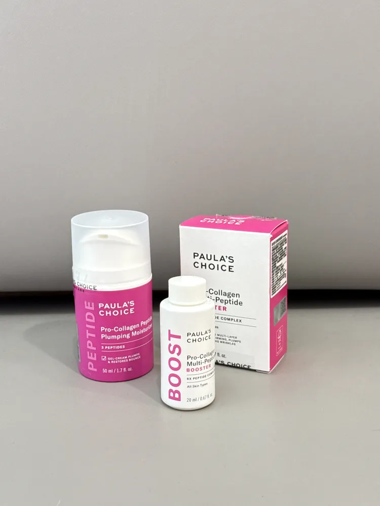 寶拉珍選撫紋澎彈雙星組：這組合是寶拉珍選今年新推出的新品-胜肽膠原緊緻精粹跟霜，研究實證15分鐘即可快速撫紋，首支胜肽凝霜！無油配方打造澎潤，改善動態紋路，使肌膚緊緻年輕，原價4,980元，新品直降53折至2,652元，價格幾乎對半砍。翻攝《momo網購好物交流》社團