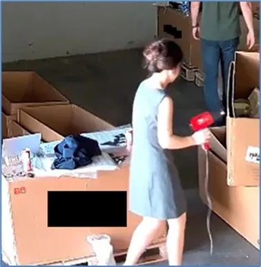 東南亞公司員工用吹風機調包輝達晶片序號貼紙。翻攝自X