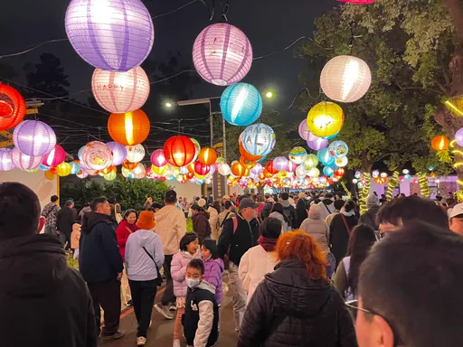 桃園燈會12天狂吸167萬人次　「飛馬耀桃園」點亮國門夜空