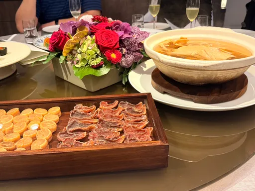 最難訂位晶華軒奪亞洲50佳第64名　主廚鄔海明端「太后鴨」新菜單