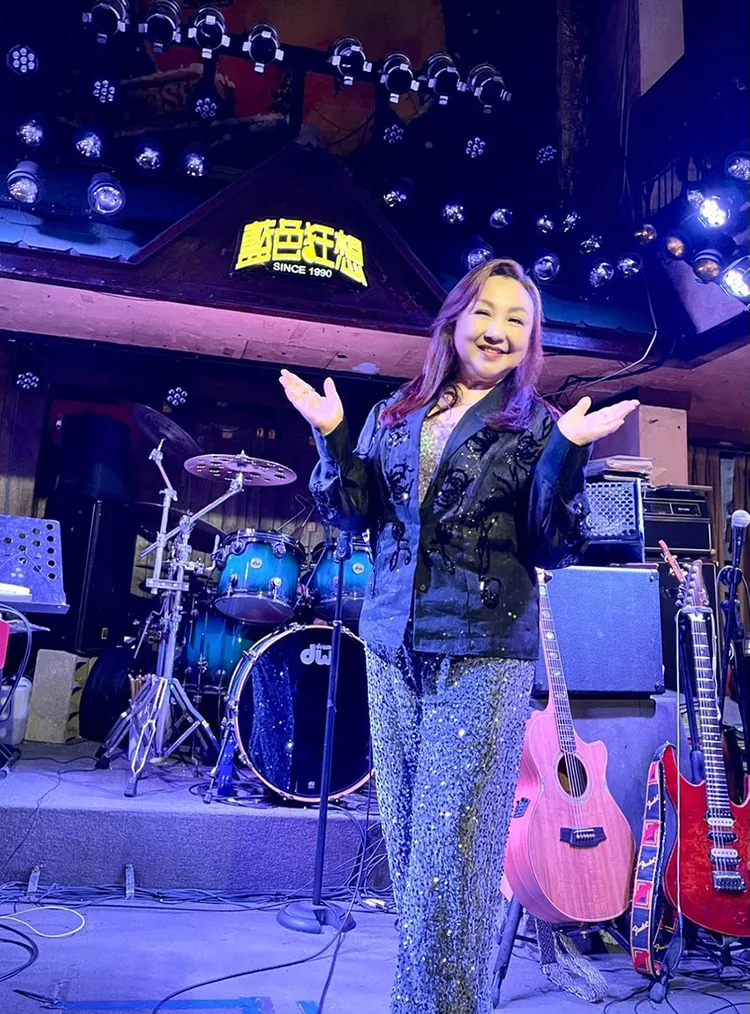 鄭怡開唱，不少從國外專程來看的粉絲。星光娛樂提供