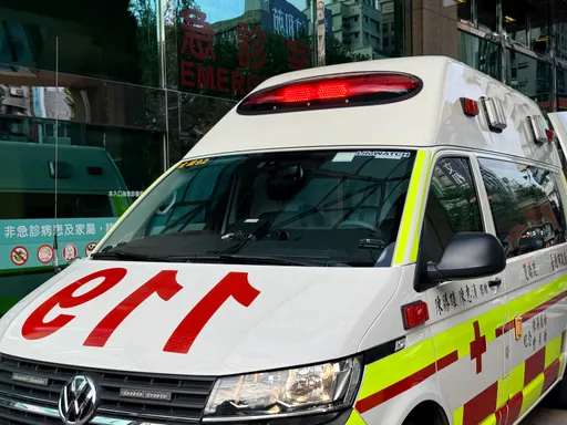 台中6旬婦浴室洗澡...倒地身亡頸部還有勒痕　監視器還原真相